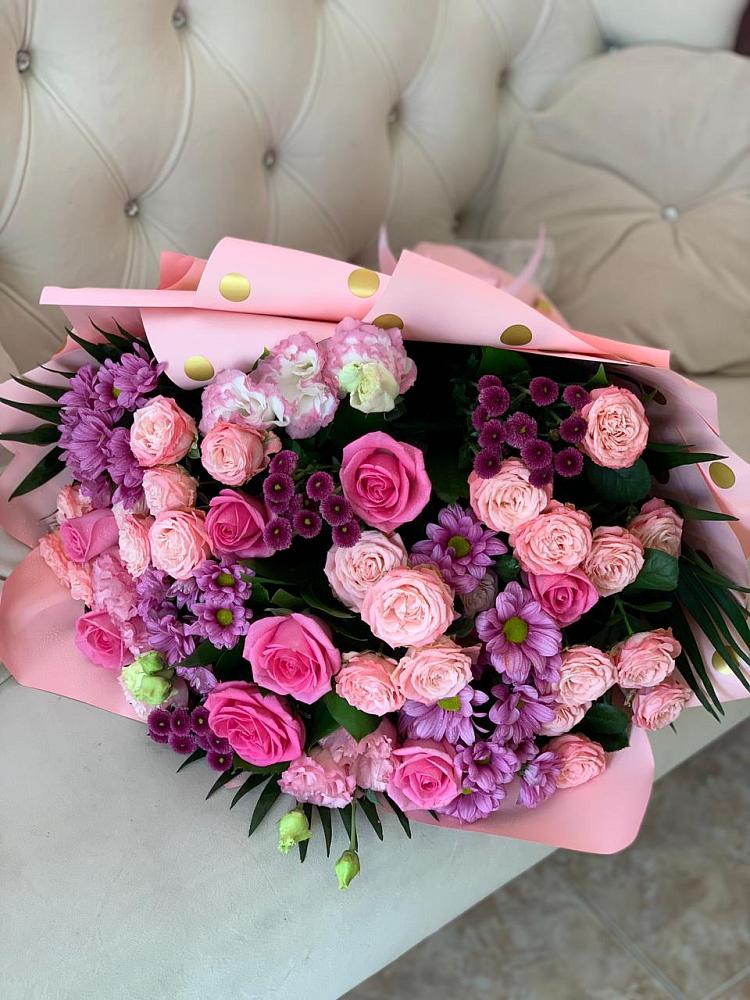 Букет цветов из: Хризантемы, Розы и Лизиантусы в Стародубе