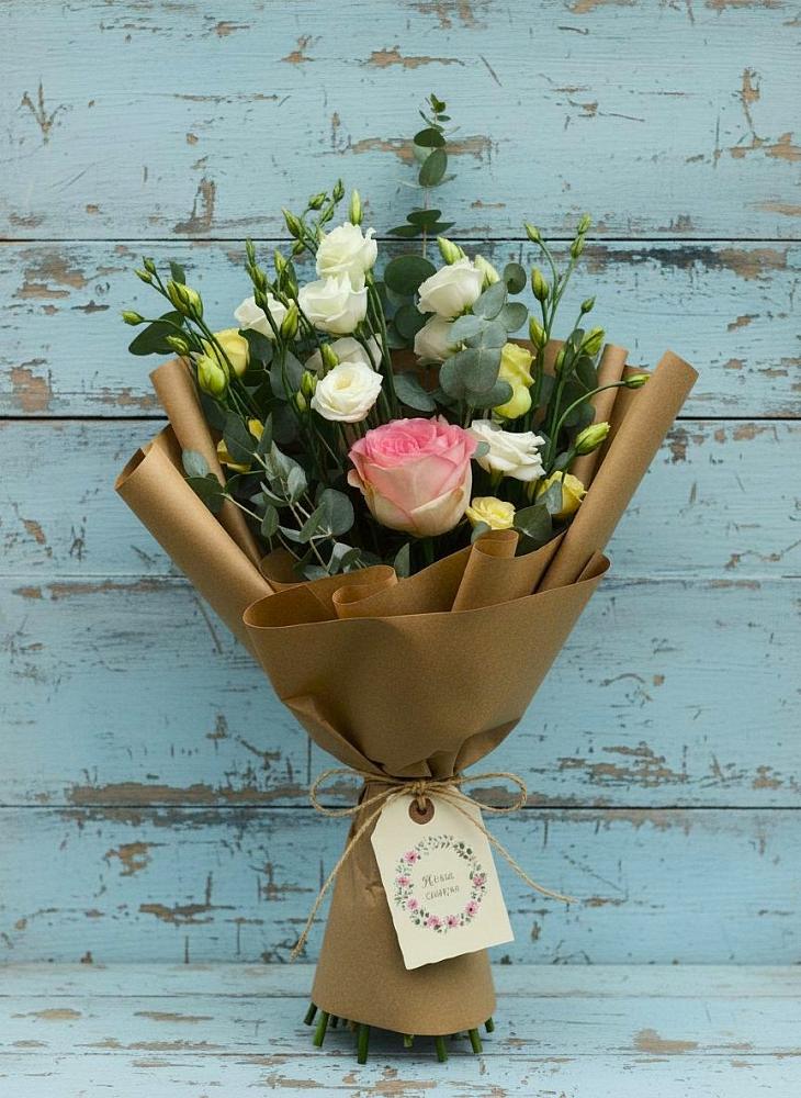 Букет цветов из: Розы и Лизиантусы в Стародубе