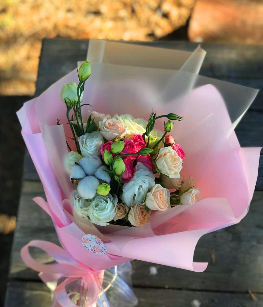 Букет цветов из: Розы и Лизиантусы в Стародубе