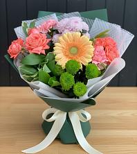 Букет цветов из:  Гвоздики, Розы, Герберы и Хризантемы в Стародубе