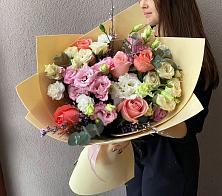 Букет цветов из:  Розы, Лизиантусы и Гвоздики #REPLACE_PRED# Стародубе