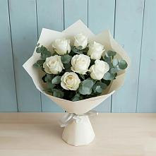 Букет Белые розы в Эвкалипте в Стародубе